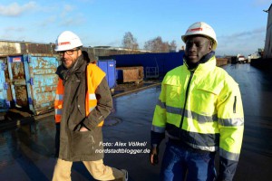 Paul aus Mali hat bei TSR Recycling einen Ausbildungsplatz gefunden. Manfred Schwarz (Grünbau) hat ihn beim Neustart unterstützt.