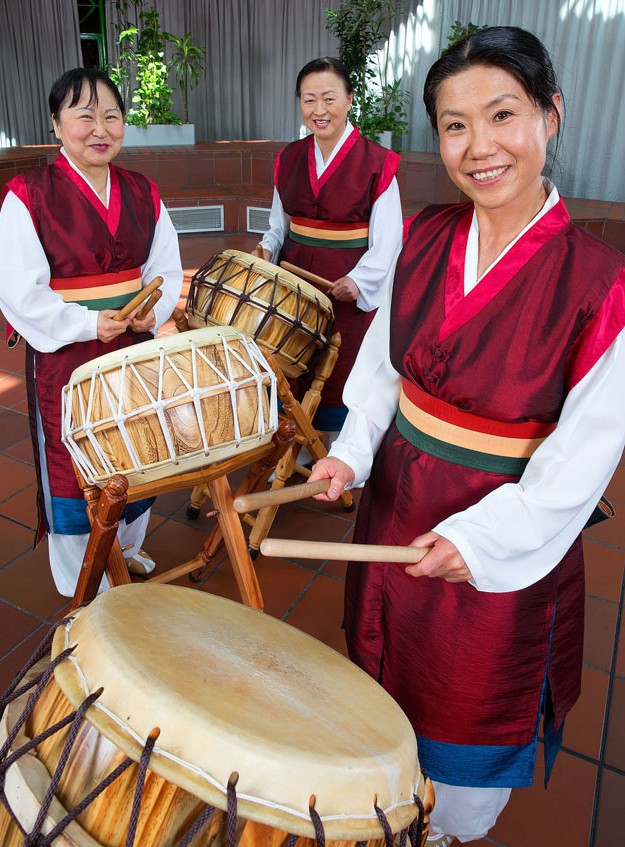 DA-SSI-RA-GI, Koreanische Musikgruppe (Koreanische Trommelgruppe). Foto: Dietmar Wäsche