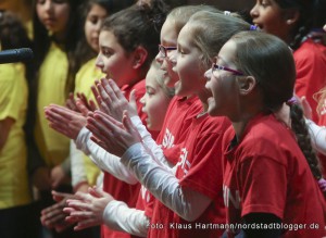 Musik im Advent mit Verleihung der Engel der Nordstadt im Dietrich-Keuning-Haus. Chor der Lessing-Grundschule