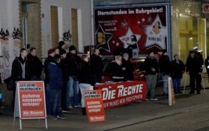 Neonazis protestierten gegen Flüchtlinge.