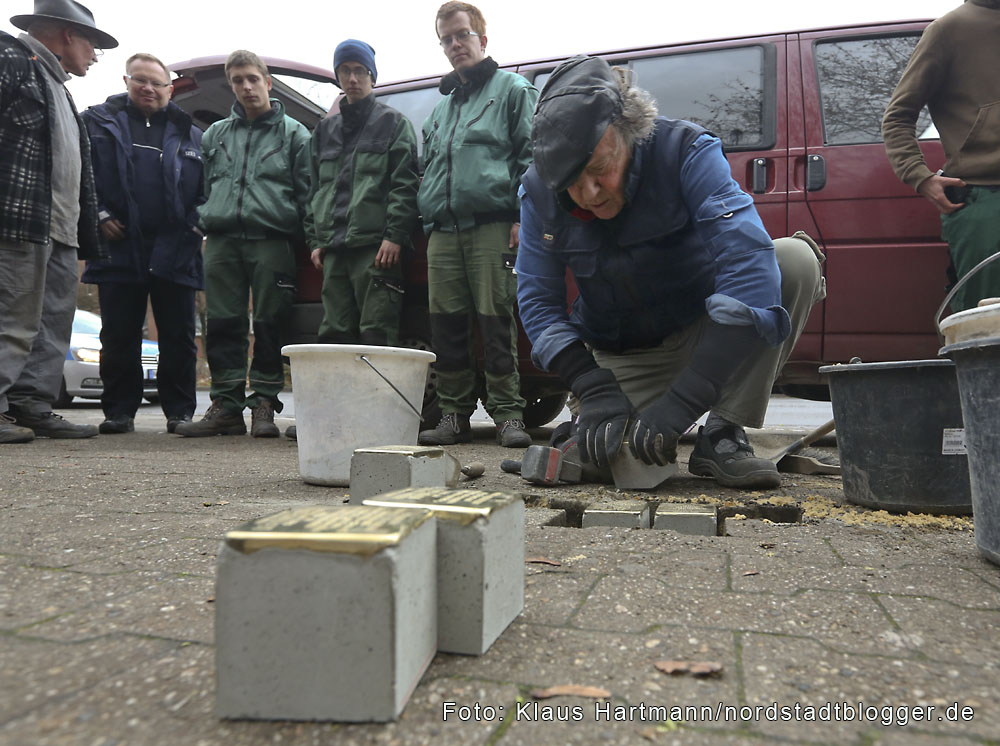Stolpersteine, Erinnerung an die Ermordeten im Nationalsozialismus wurden in der Nordstadt verlegt. Künstler und Initiator Gunter Demnig
