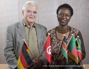 Dt. Afrikanische Gesellschaft; Dr. Klaus Gelmroth und Veye Tatah; Africa Positiv; AGNRW; Auslandsgesellschaft
