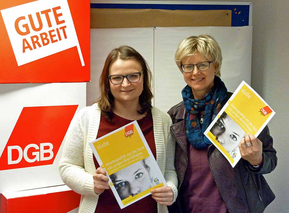 Jugendbildungsreferentin Tina Malguth und  DGB-Chefin Jutta Reiter. Foto: Joachim vom Brocke