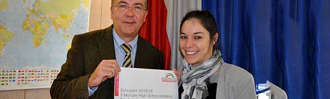 Klaus Wegener und Laure Geslain präsentieren das neue High-School-Programm in Amiens (Frankreich).