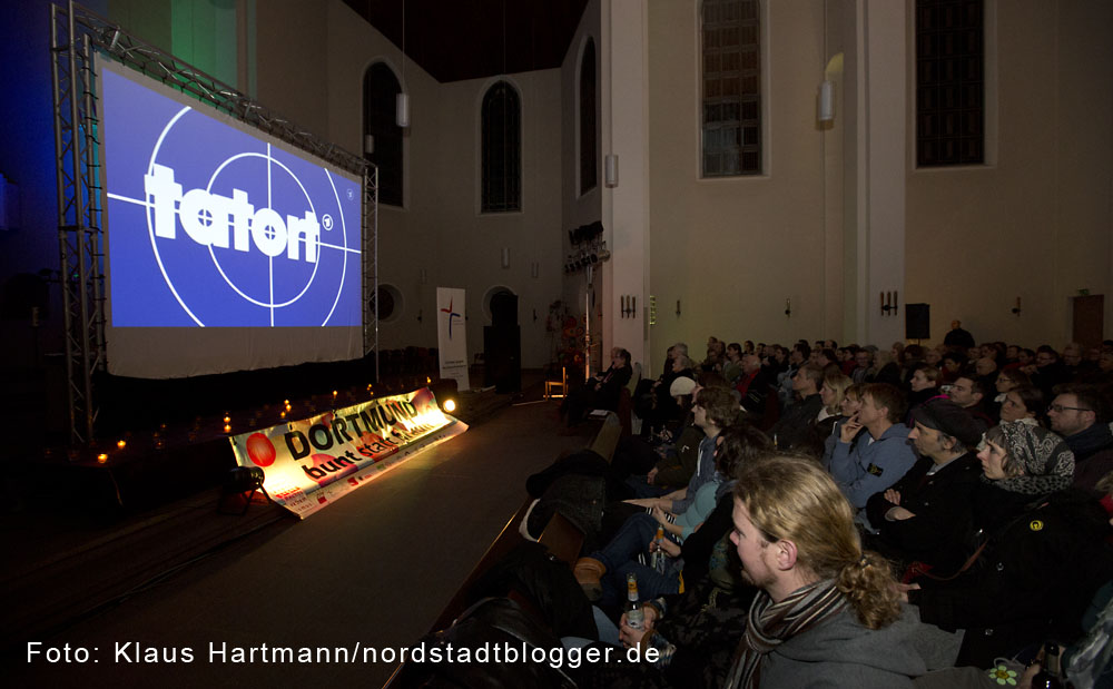 Dortmund Tatort Hydra in der Pauluskirche. 5. Dortmund-Tatort spielt im Neonazi-Milieu. Rudelgucken in der Pauluskirche unter Polizeischutz