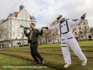 Landnahme am Borsigplatz: Du bist Borsig, Borsig 11. Artist in Residence Olek Witt und Kosmonaut Josef auf dem Platz