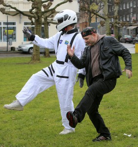 Landnahme am Borsigplatz: Du bist Borsig, Borsig 11. Artist in Residence Olek Witt und Kosmonaut Josef Toth auf dem Platz