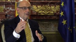 Cristbal Montoro ist spanischer Finanzminister und stolz darauf, in einem Jahr über 400.000 Beschäftigte des öffentlichen Dienstes entlassen zu haben.