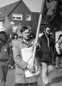 Willi Hoffmeister, ehemaliger Betriebsrat Hoesch und Urgestein des Ostermarsch Ruhr. Archivfotos aus seinem Leben. Beim Ostermarsch, Anfang der 1980-jahre