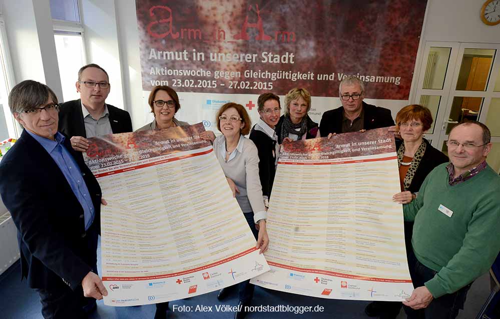 Foto: Der Trägerkreis der Aktionswoche „arm_in_Arm“ lädt zu zahlreichen Veranstaltungen ein (v.l.): Friedrich Stiller, Gunther Niermann, Anja Butschkau, Elisabeth Beschorner, Susanne Smolen, Monika Drüger, Ralf Beltermann, Anna Dick und Rainer Klein. 