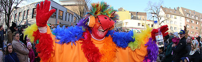 Rosenmontagszug auf der Münsterstraße