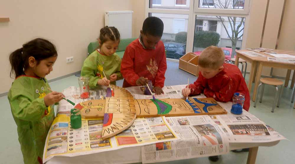 Ein Indianerprojekt läuft derzeit im Familienzentrum Yorckstraße. Fotos: Michaela Engel