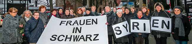 Die Frauen in Schwarz haben erneut eine Mahnwache abgehalten. Foto: Stephan Schuetze/ VKK