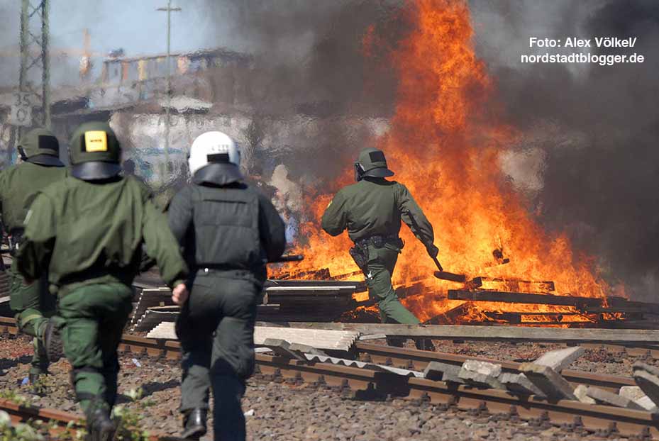 Gewaltsam versuchten Autonome Antifa den Neonaziaufmarsch am 1. Mai 2007 zu verhindern.