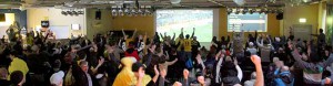 30 Flüchtlinge erlebten mit 250 BVB-Fans das Revierderby auf Großleinwand.