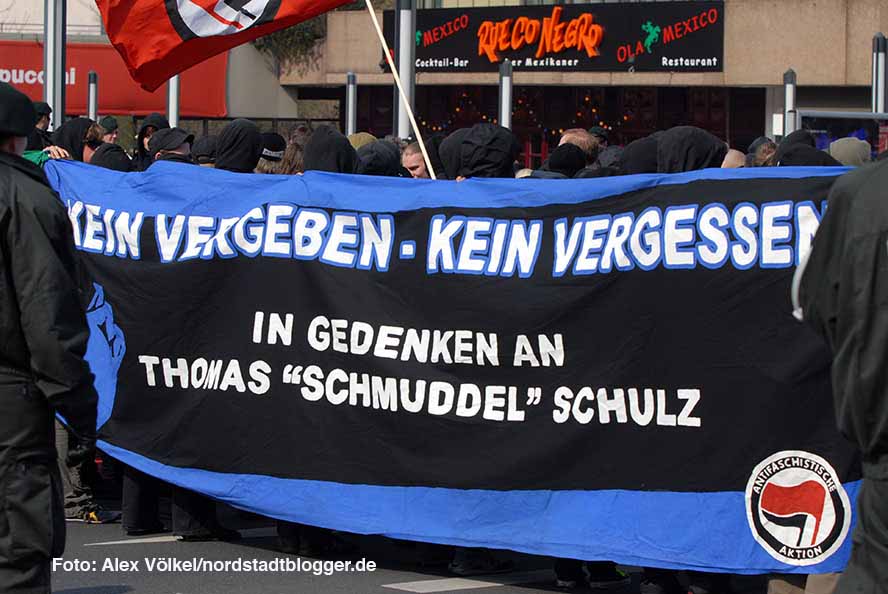 Demonstration der Antifa zum Gedenken an Thomas "Schmuddel" Schulz. Archivbild: Alex Völkel