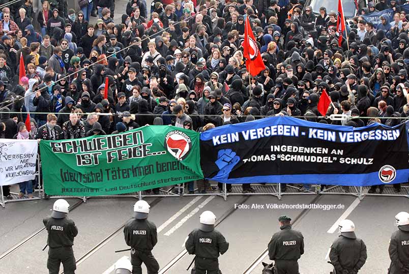 Demonstration der Antifa zum Gedenken an Thomas "Schmuddel" Schulz. Archivbild: Alex Völkel