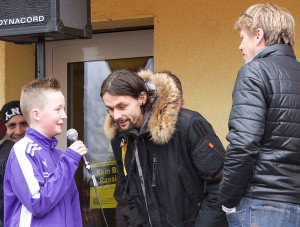 Saisonauftakt der Nordstadtliga Bunt kickt gut mit BvB-Spieler Neven Subotic. Foto: Wolf-Dieter Blank