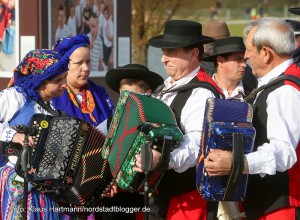 Finnisage der Ausstellung, Wir: Echt Nordstadt! am Phoenixsee in Dortmund-Hörde. Portugiesiche Folkloregruppe St. Antonius