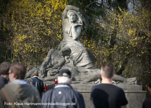 Gründung eines Förderkreises zur Erhaltung historischer Grabmale auf dem Nordfriedhof durch Gerda Horitzky