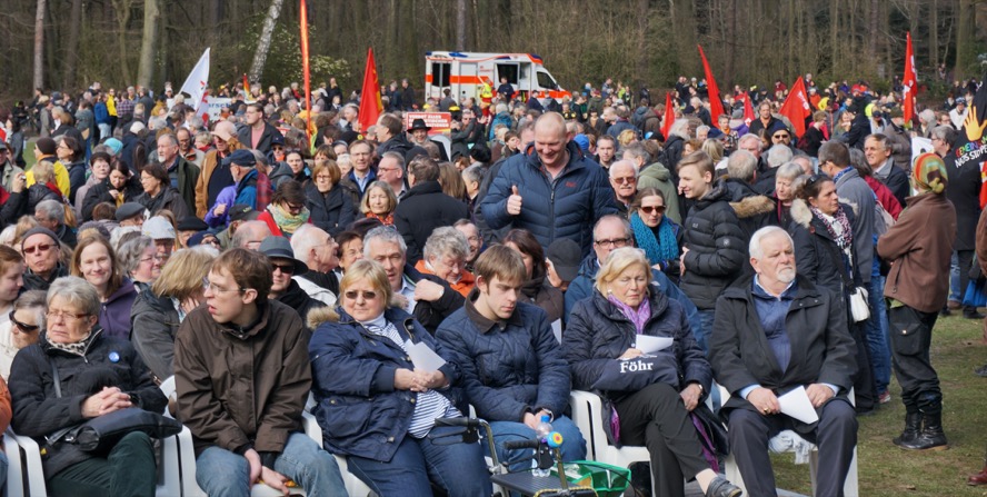 Gedenkfeier für die Karfreitagsmorde in der Bittermark. Foto: Helmut Vossgraff