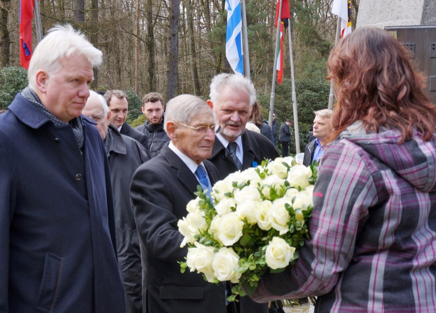 Gedenkfeier für die Karfreitagsmorde in der Bittermark. Foto: Helmut Vossgraff