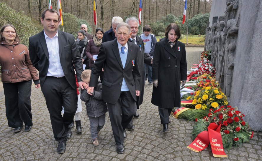 Gedenkfeier für die Karfreitagsmorde in der Bittermark. Foto: Helmut Vossgraff