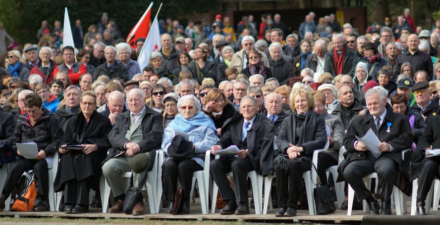 Gedenkfeier für die Karfreitagsmorde in der Bittermark. Foto: Helmut Vossgraff