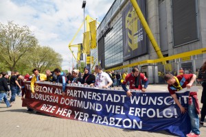 Beim Spiel gegen Hertha drückten die Teilnehmer dem BVB die Daumen. Foto: Thomas Kampmann