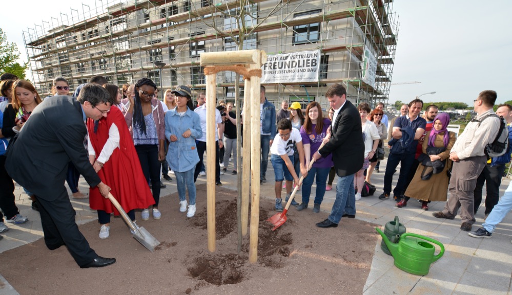 Korbinius-Bäume wurden während der Fahrt gepflanzt. Foto: Thomas Kampmann