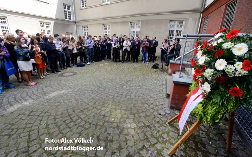 Im Rahmen der Internationale Demokratietage gab es im Hof der Steinwache eine Feier zum Gedenken an die Opfer des Nazi-Terrors.