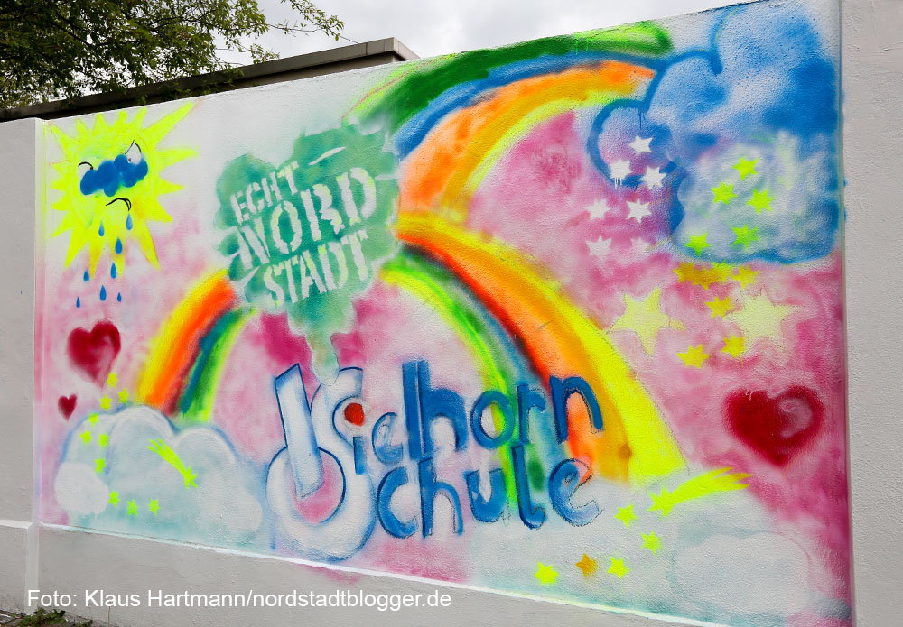 Preisverleihung des Streetart Mauerprojektes 2015. Sonderpreis: Mittendrin und echt dabei", Kielhorn-Schule