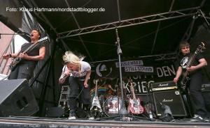 Fest zum Tag der Befreiung vor 70 Jahren auf der Münsterstraße. Punk-Band Rasender Stillstand