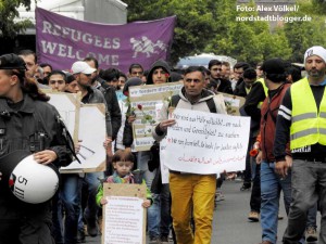 Das Flüchtlingscamp ist von der BAMF-Außenstelle von der Huckarder Straße zur Katharinentreppe umgezogen.