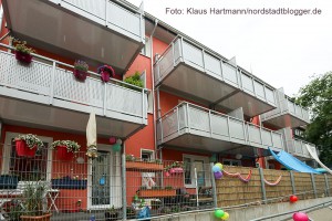 Fest des inklusiven Wohnprojektes Nettelbeckstraße. Die neuen Balkone an den Häusern in der Nettelbeck-Straße
