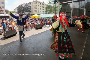 17. Münsterstraßenfest des Integrationsrates. Türkische Folklore mit Sehit Serhat Efe