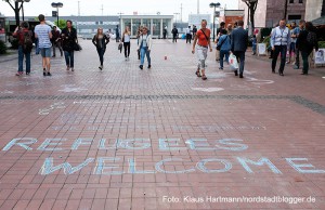 Künstler gegen Bürokratie: Bunter Protest vor dem Flüchtlingscamp an der Katharinentreppe