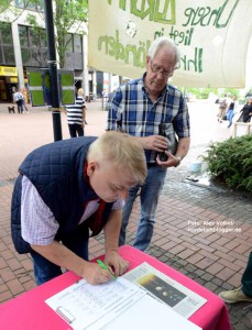 Ratsmitglieder wie Norbert Schilff unterschrieben eine Petition, um Druck auf das Bundesamt zu machen.