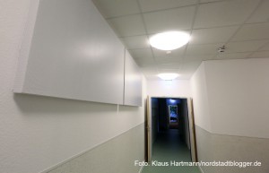 Neuer Kindergarten an der Oesterholzstraße wird eröffnet. Die Module an der Wand schlucken den Schall