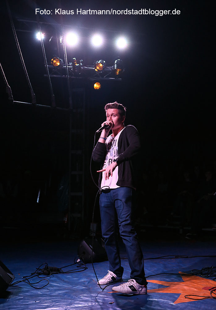 Schick und Schäbig im Zirkuszelt am Dietrich-Keuning-Haus. Kevin O Neal (Deutscher Beatbox Meister)