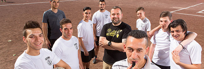 Die Jungs von der Fußballmannschaft Hafenkicker spielen in der Nordstadtliga. Foto: Klaus Hartmann