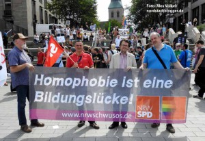 Die CSD-Demo führte vom Hauptbahnhof zum Friedensplatz.