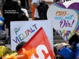 Die CSD-Demo führte vom Hauptbahnhof zum Friedensplatz.