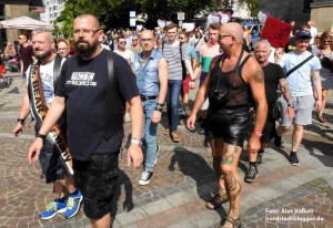 Die CSD-Demo führte vom Hauptbahnhof zum Friedensplatz.