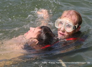 Rettungsübung der Feuerwehr am Kanal