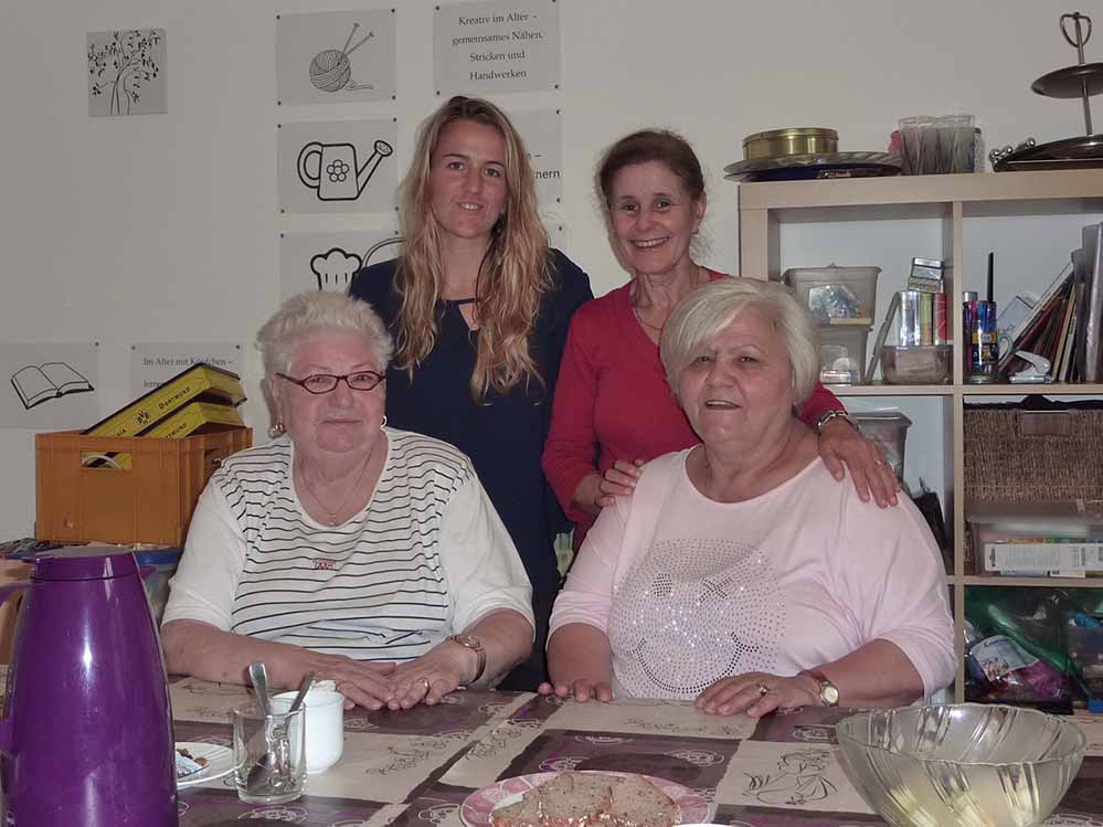 Wünschen sich, dass ihr Seniorentreff erhalten bleibt: Inge Fiegle , Amke Kramer,Kissa Utzelmann und Irene Gakopoulou (v.l.). Foto: Susanne Schulte