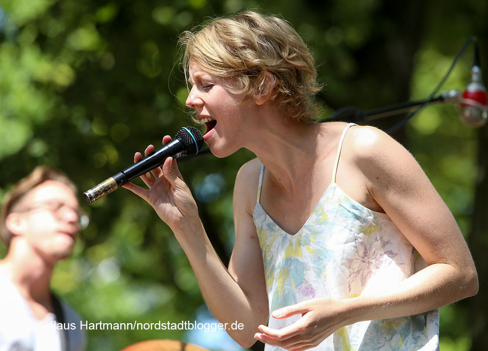 Zweite Ausgabe der Veranstaltungsreihe Musik.Kultur.Picknick 2015 auf dem Nordmarkt mit Lena Danai und The Day
