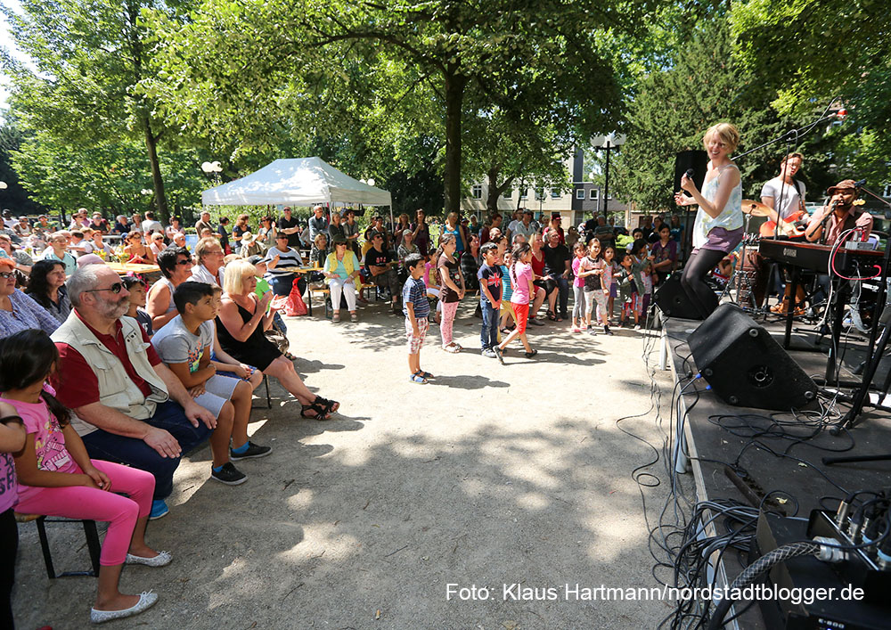Zweite Ausgabe der Veranstaltungsreihe Musik.Kultur.Picknick 2015 auf dem Nordmarkt mit Lena Danai und The Day