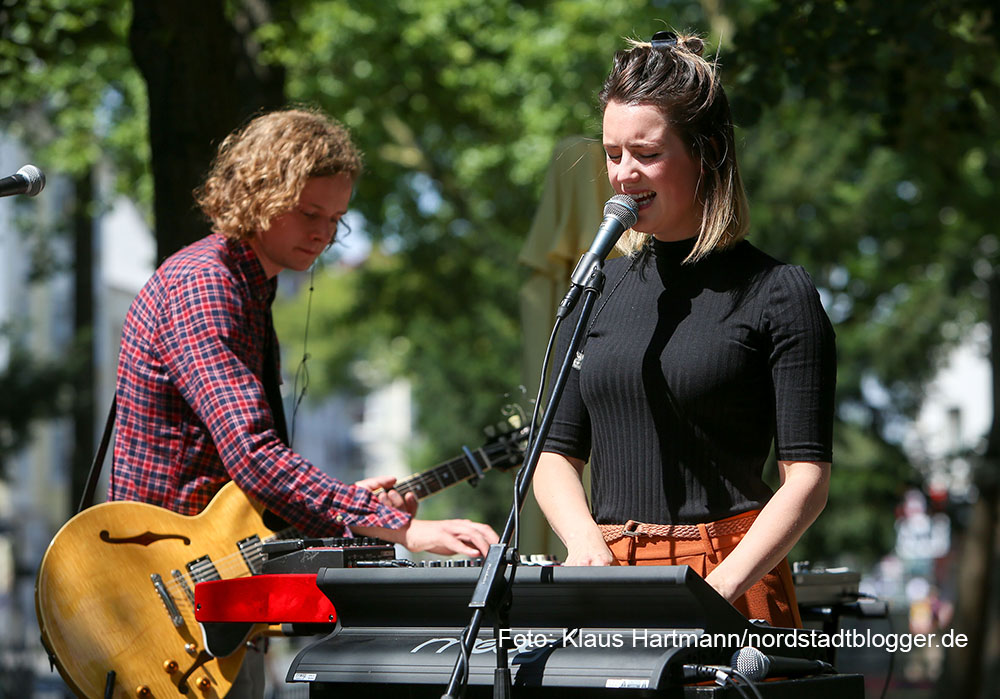 Zweite Ausgabe der Veranstaltungsreihe Musik.Kultur.Picknick 2015 auf dem Nordmarkt mit Lena Danai und The Day