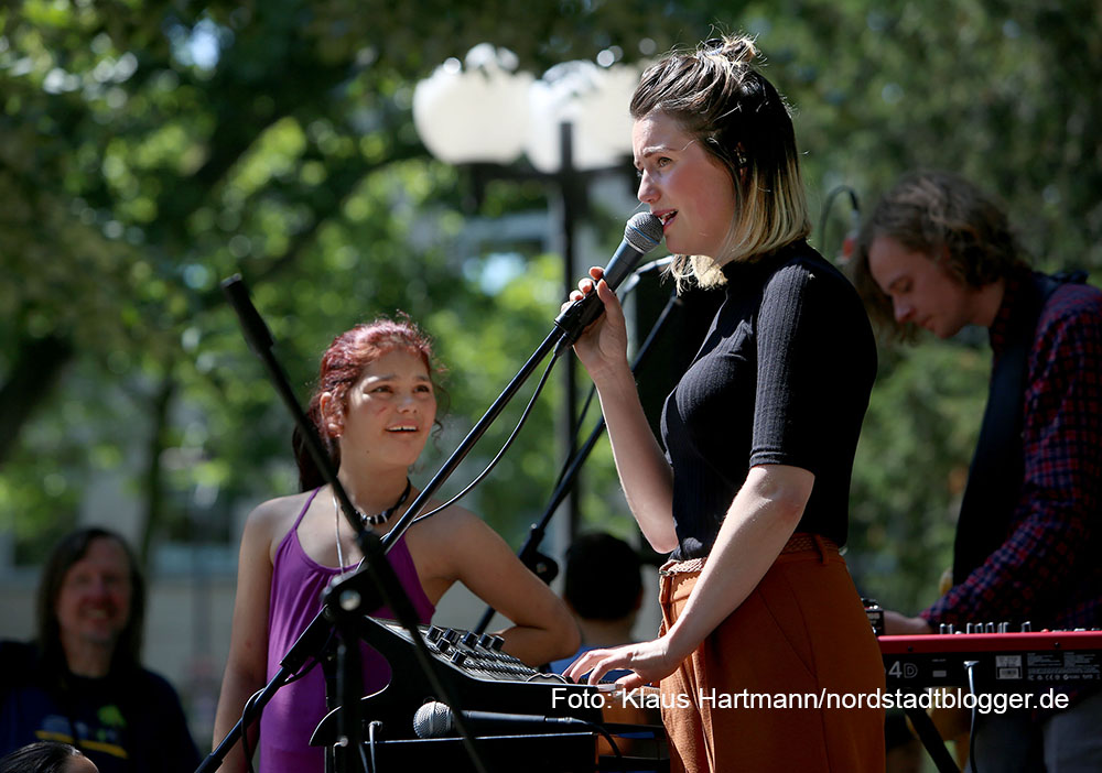 Zweite Ausgabe der Veranstaltungsreihe Musik.Kultur.Picknick 2015 auf dem Nordmarkt mit Lena Danai und The Day